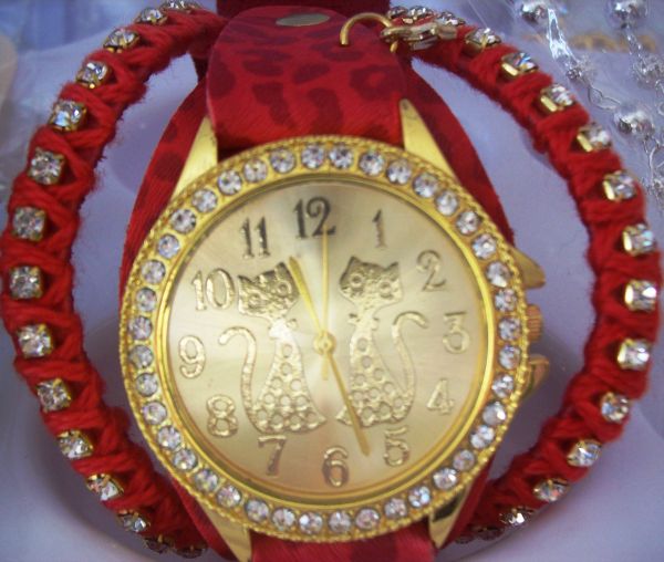 Relógio Dourado Pulseira Strass